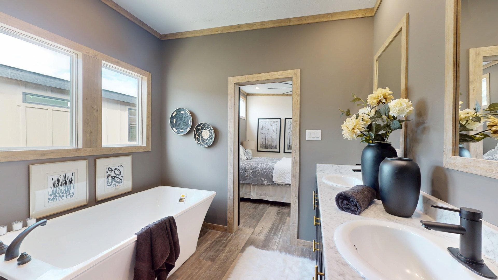 The keystone (biloxi) bathroom home features