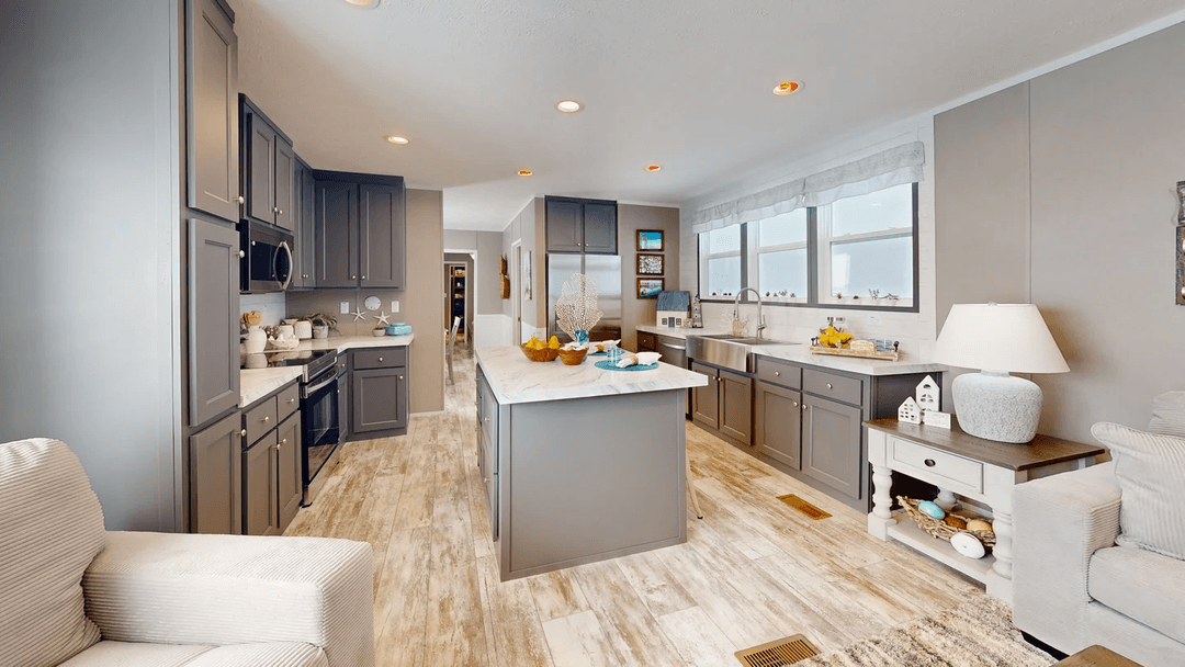 The driftwood (biloxi) hero and interior home features