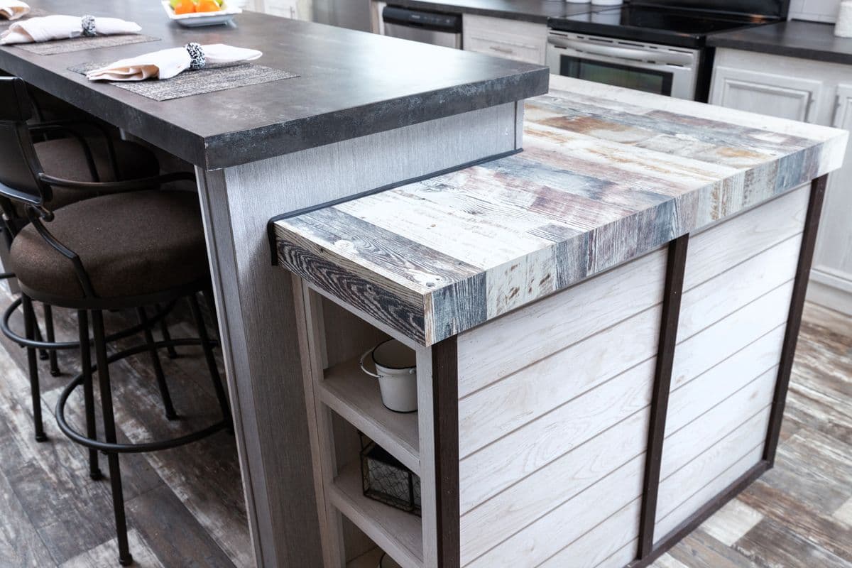 The shoreline kitchen home features