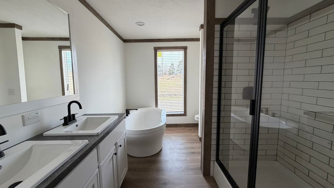 Annie bathroom home features
