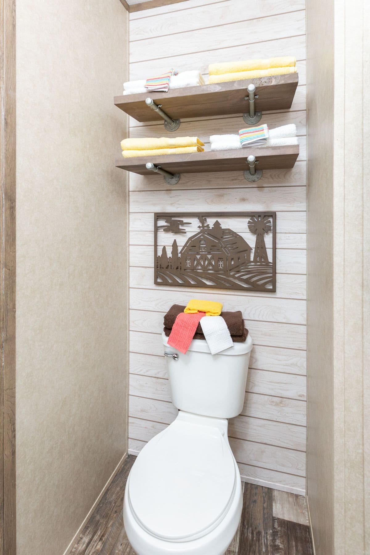 The ranch house bathroom home features