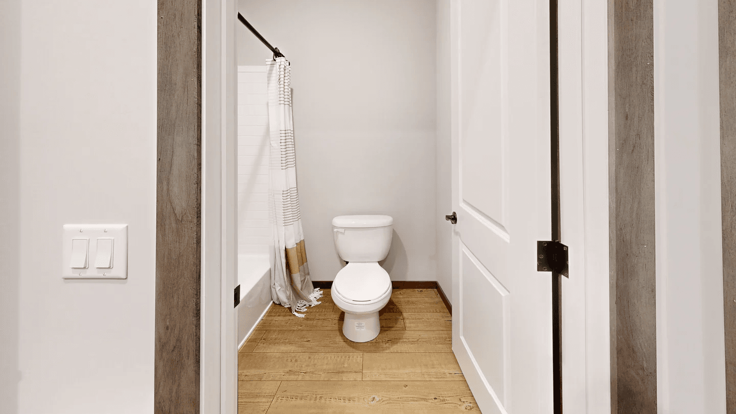 The keep (biloxi) bathroom home features