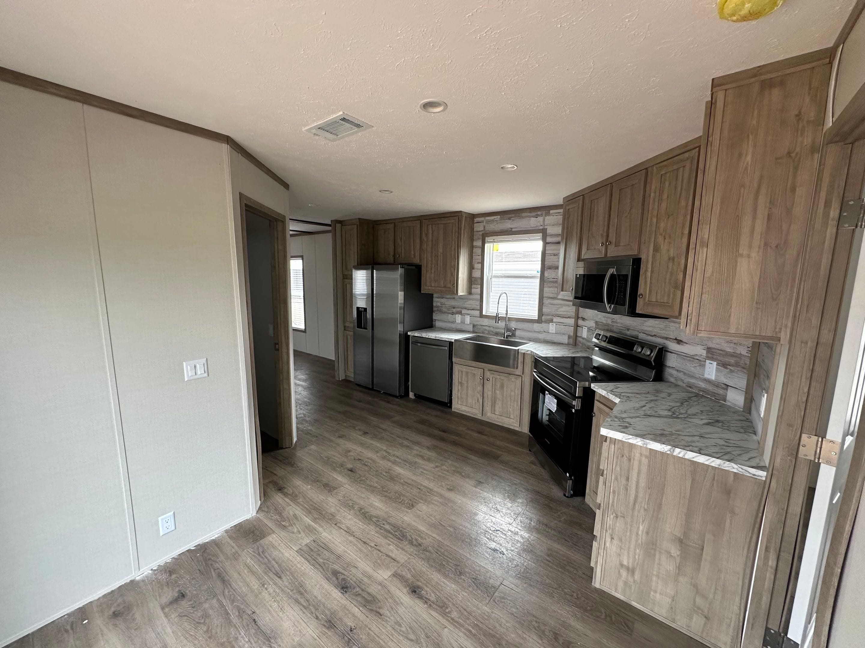 Edge kitchen home features