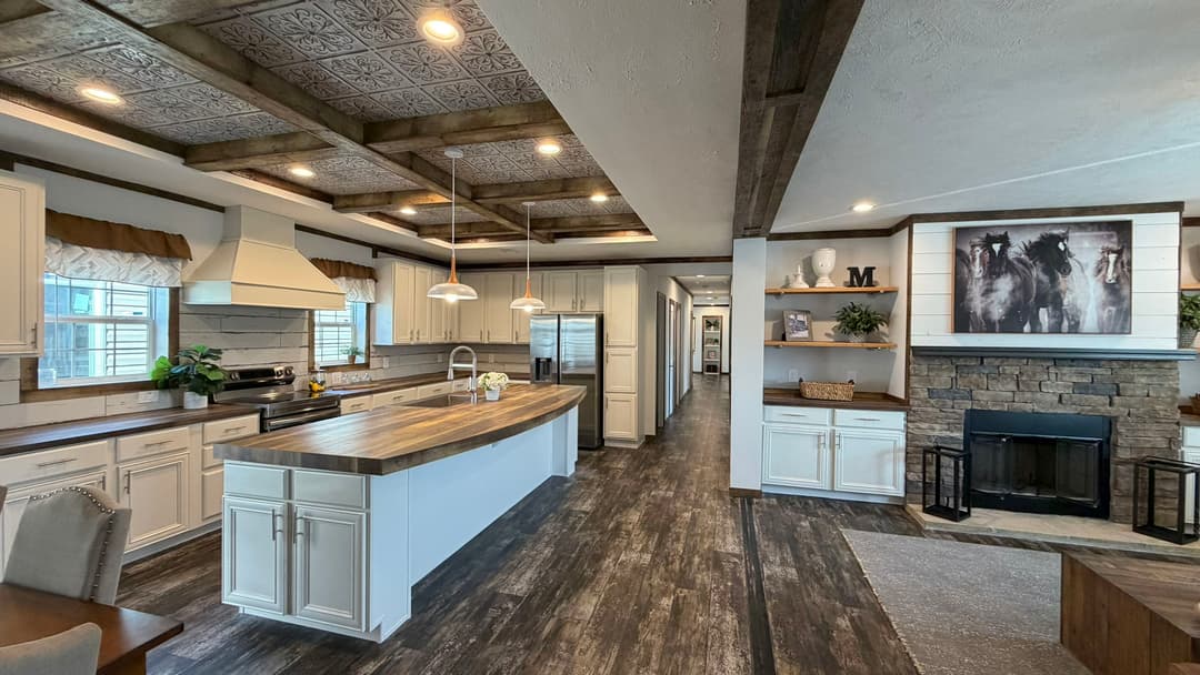 Tyra ii interior home features