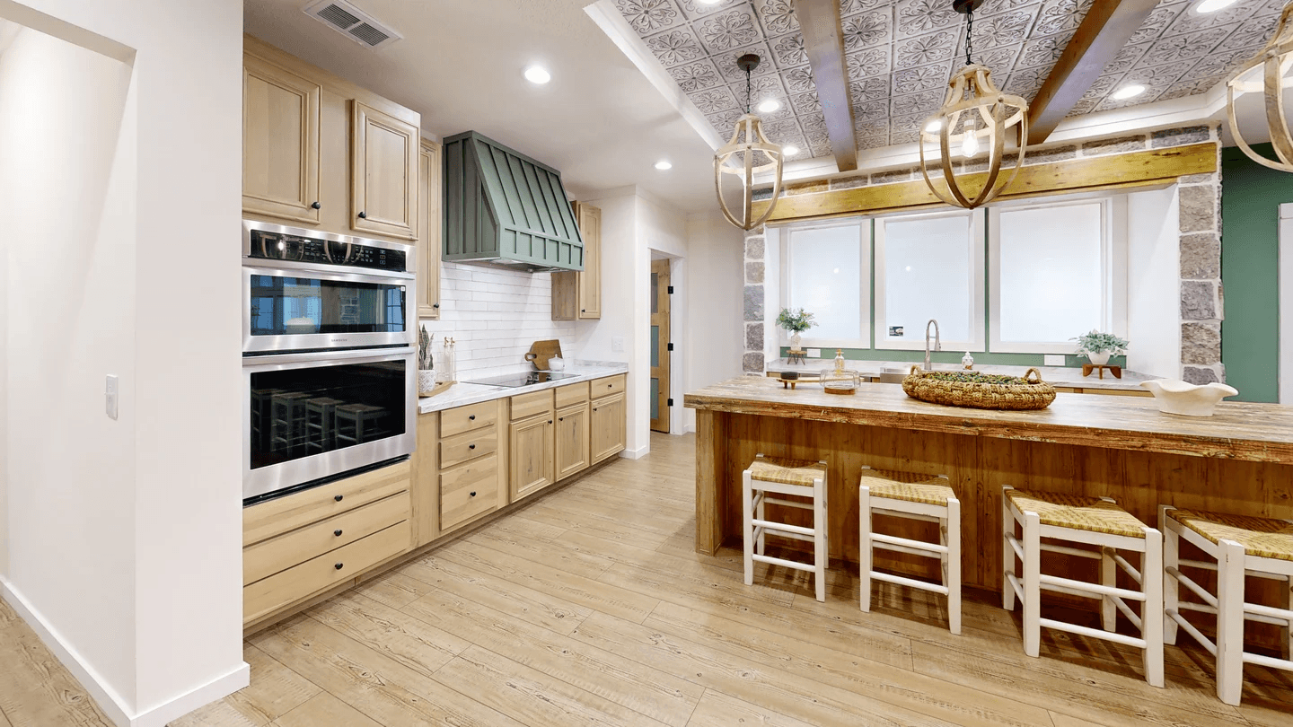 The rocking chair (biloxi) kitchen home features