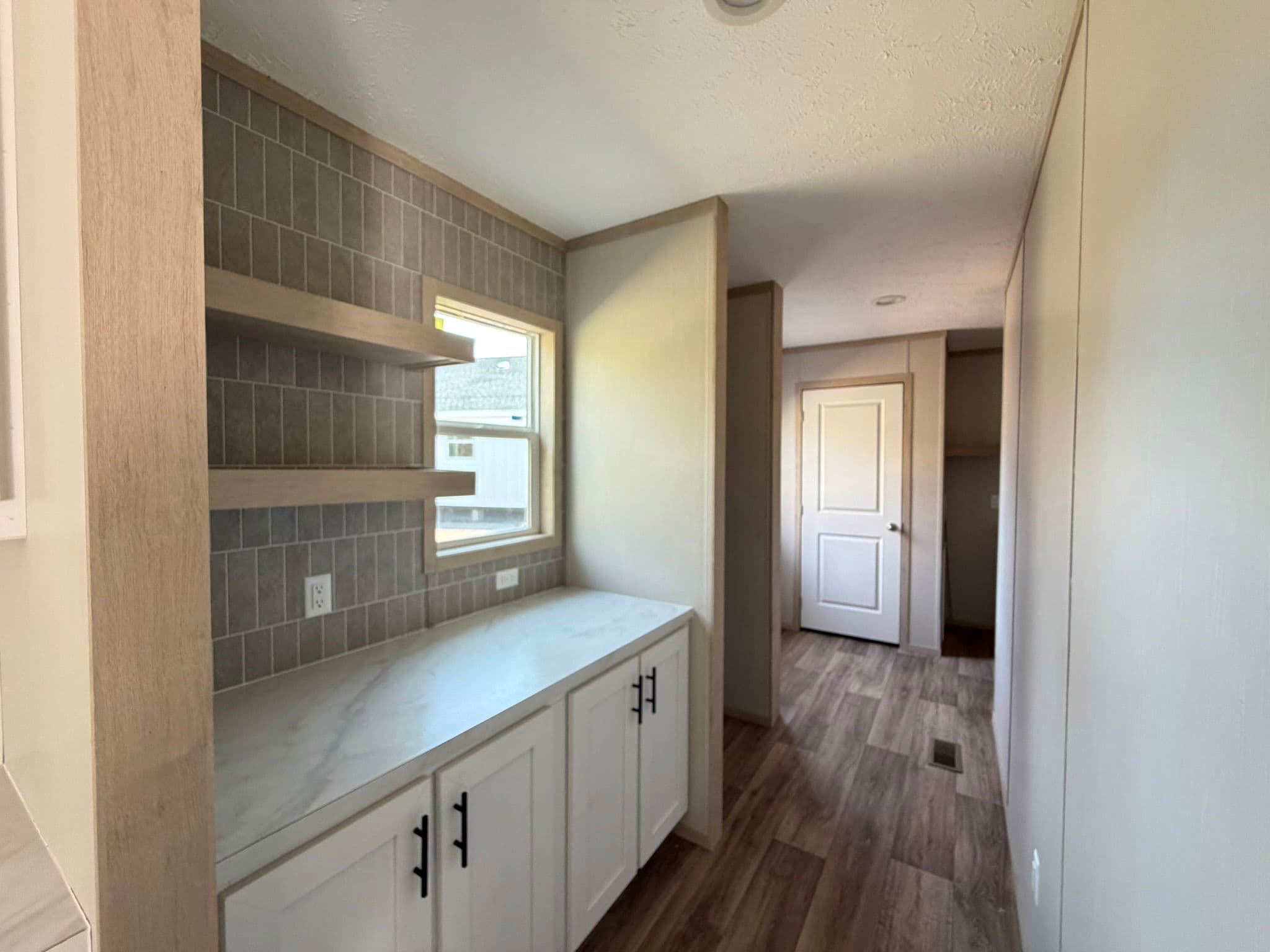 Summit interior home features