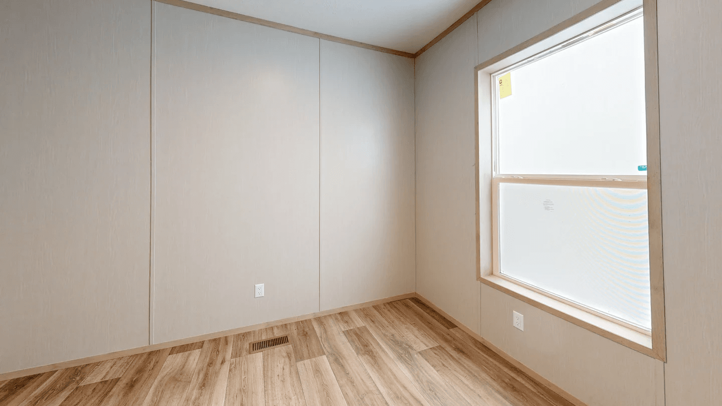 Mariner bedroom home features