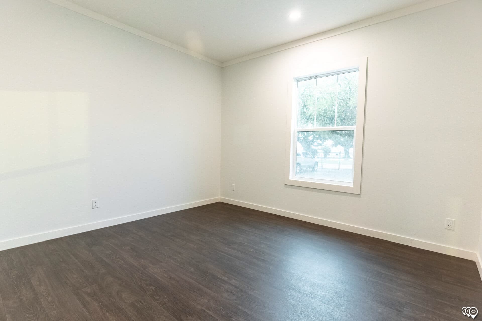 Twin creek bedroom home features