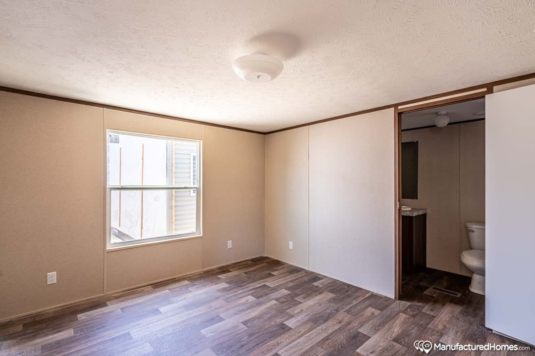 Glory bedroom home features