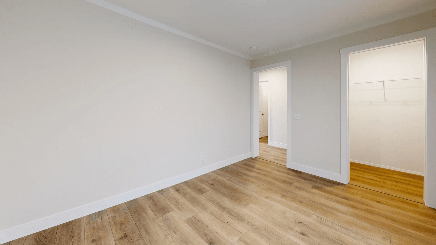 Lean on me bedroom home features