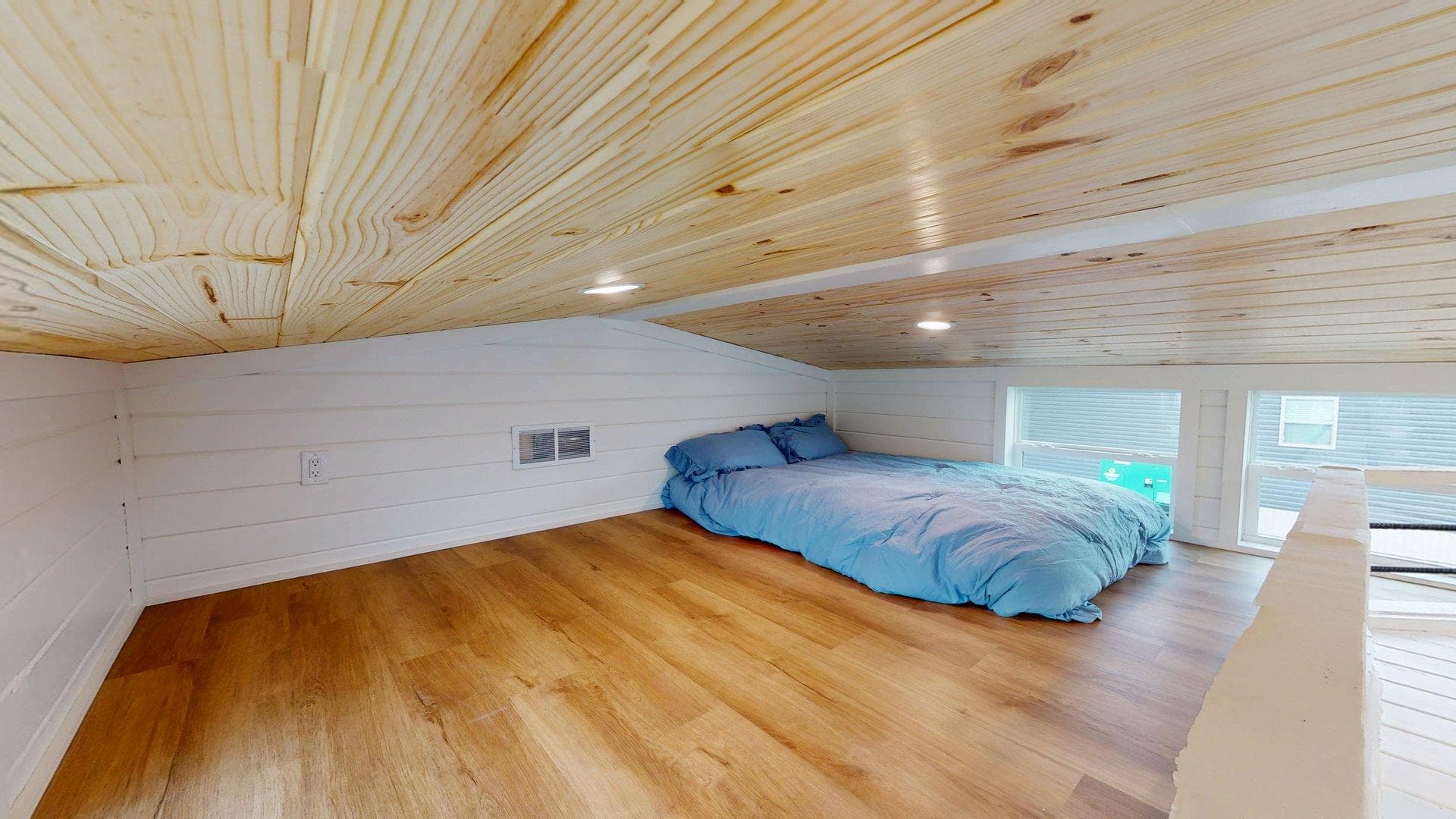 The blue wing (biloxi) interior home features