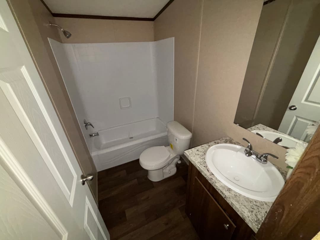 Satisfaction (wind zone 2) bathroom home features