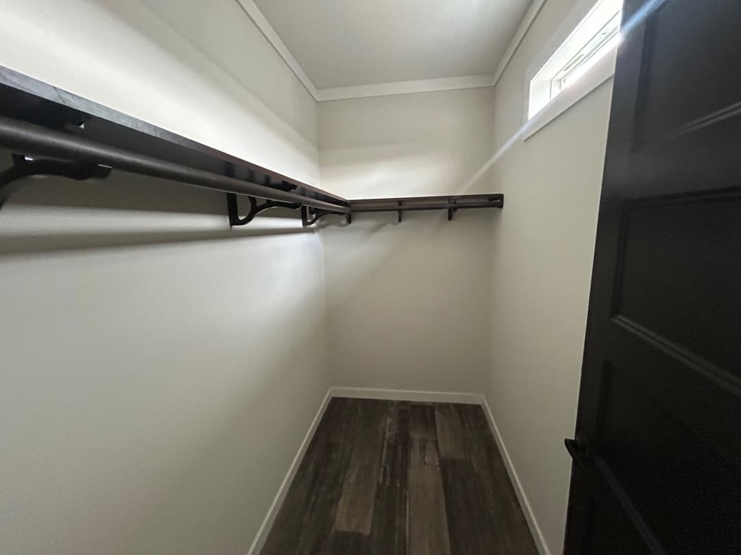 Canyon creek bedroom home features