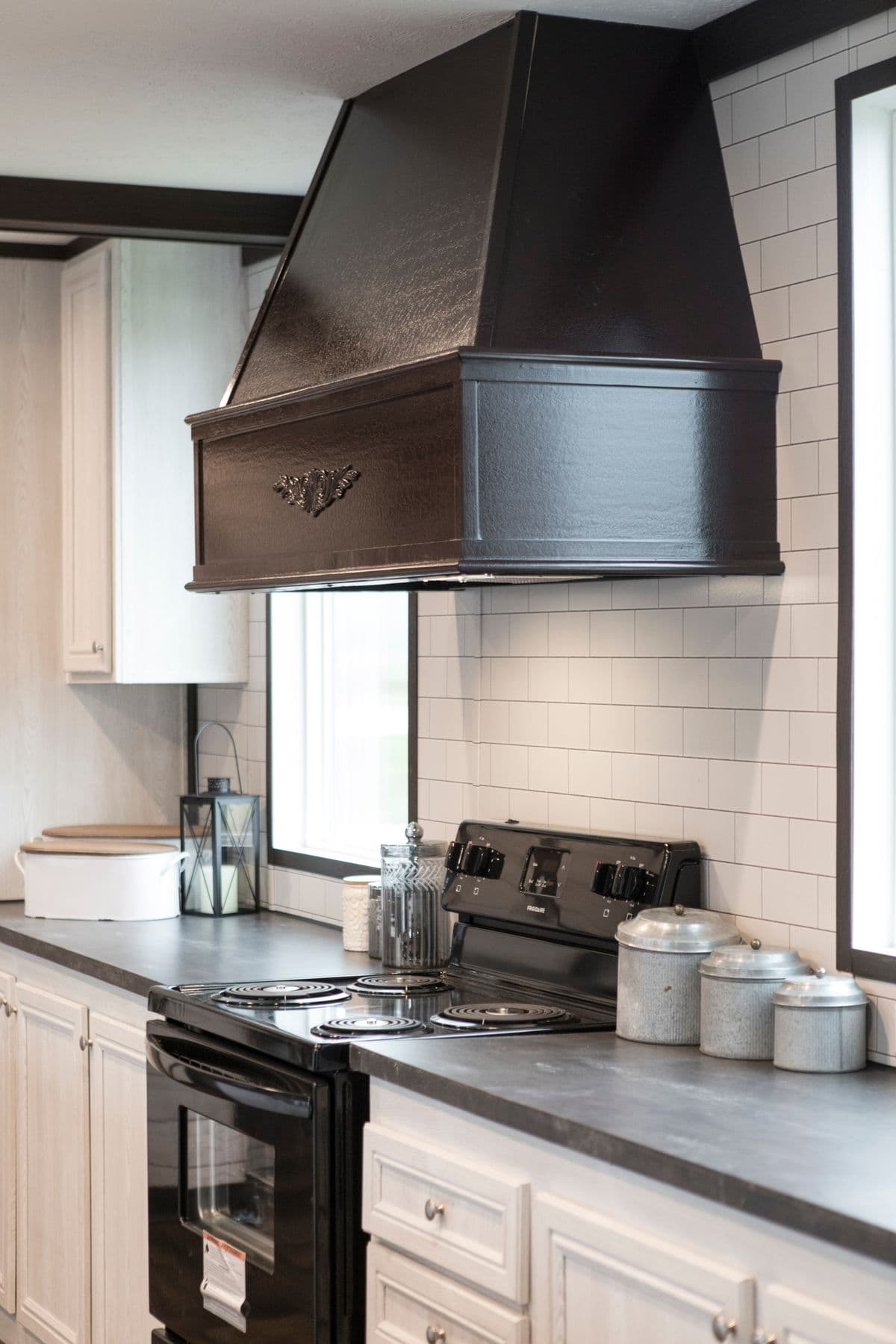 The seaside 1200 kitchen home features