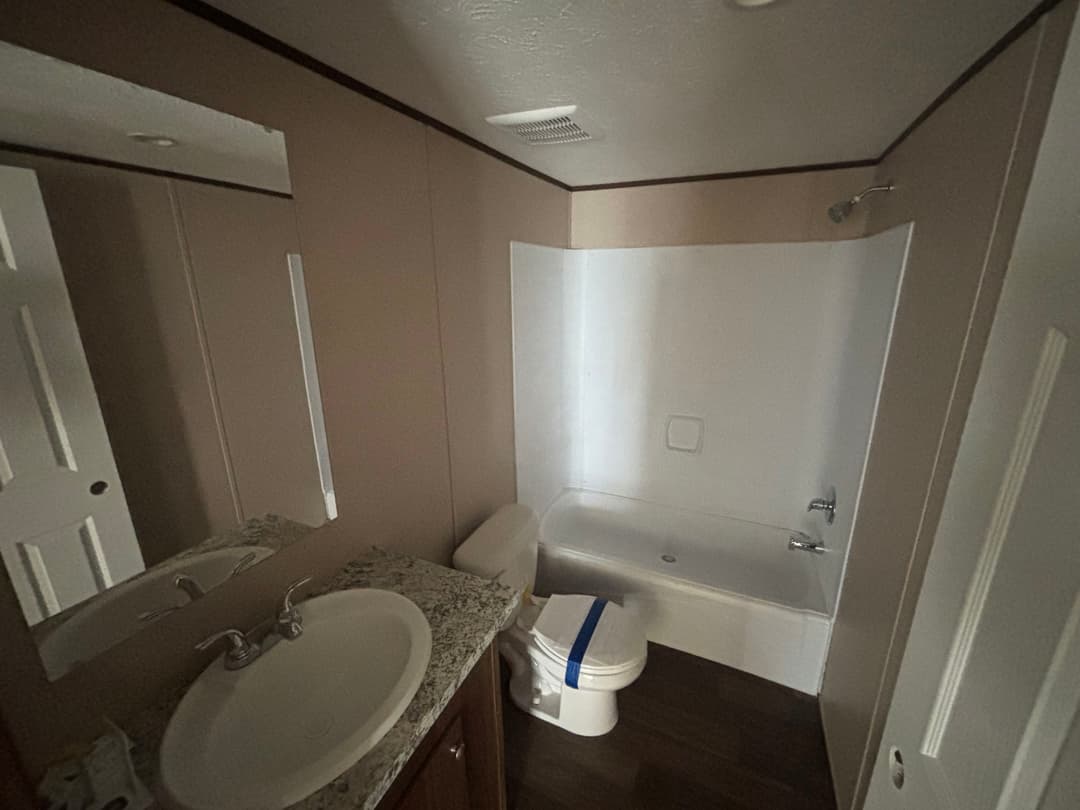 Marvel 4 bathroom home features