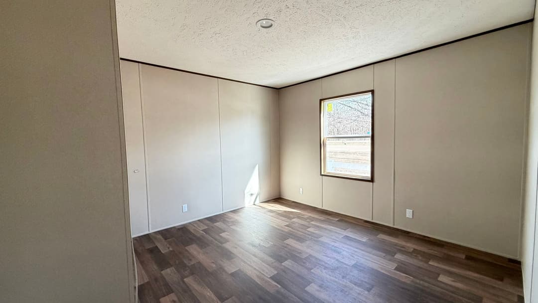 Redwood bedroom home features