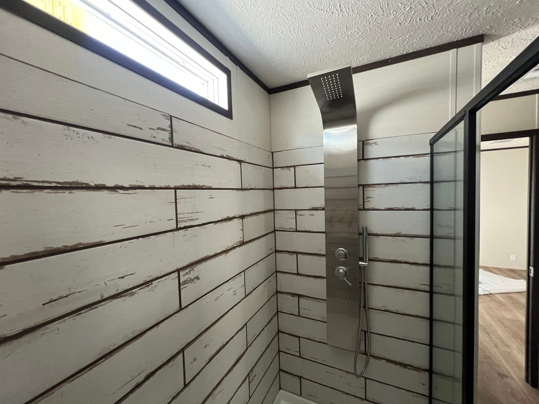 The lodge bathroom home features