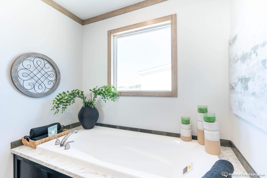 Delilah bathroom home features