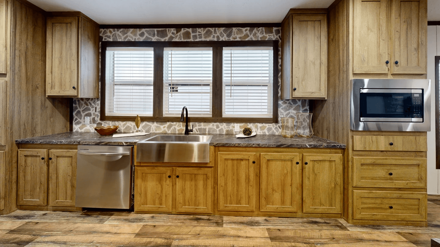 Mountain view (biloxi) kitchen home features