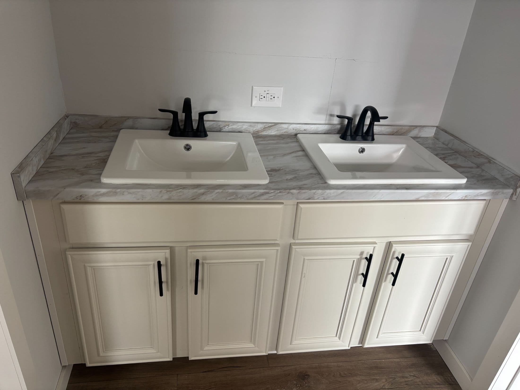 The magnolia  home features