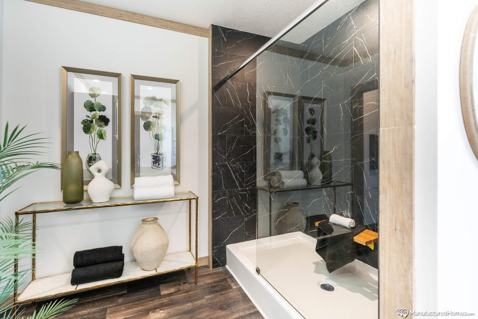 Delilah bathroom home features