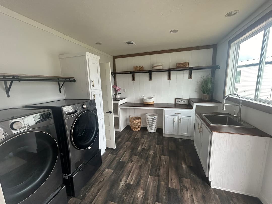 Twin creek interior home features