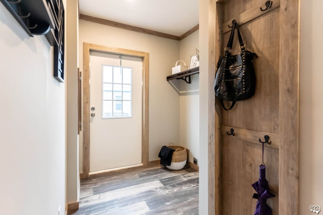 Canyon creek interior home features