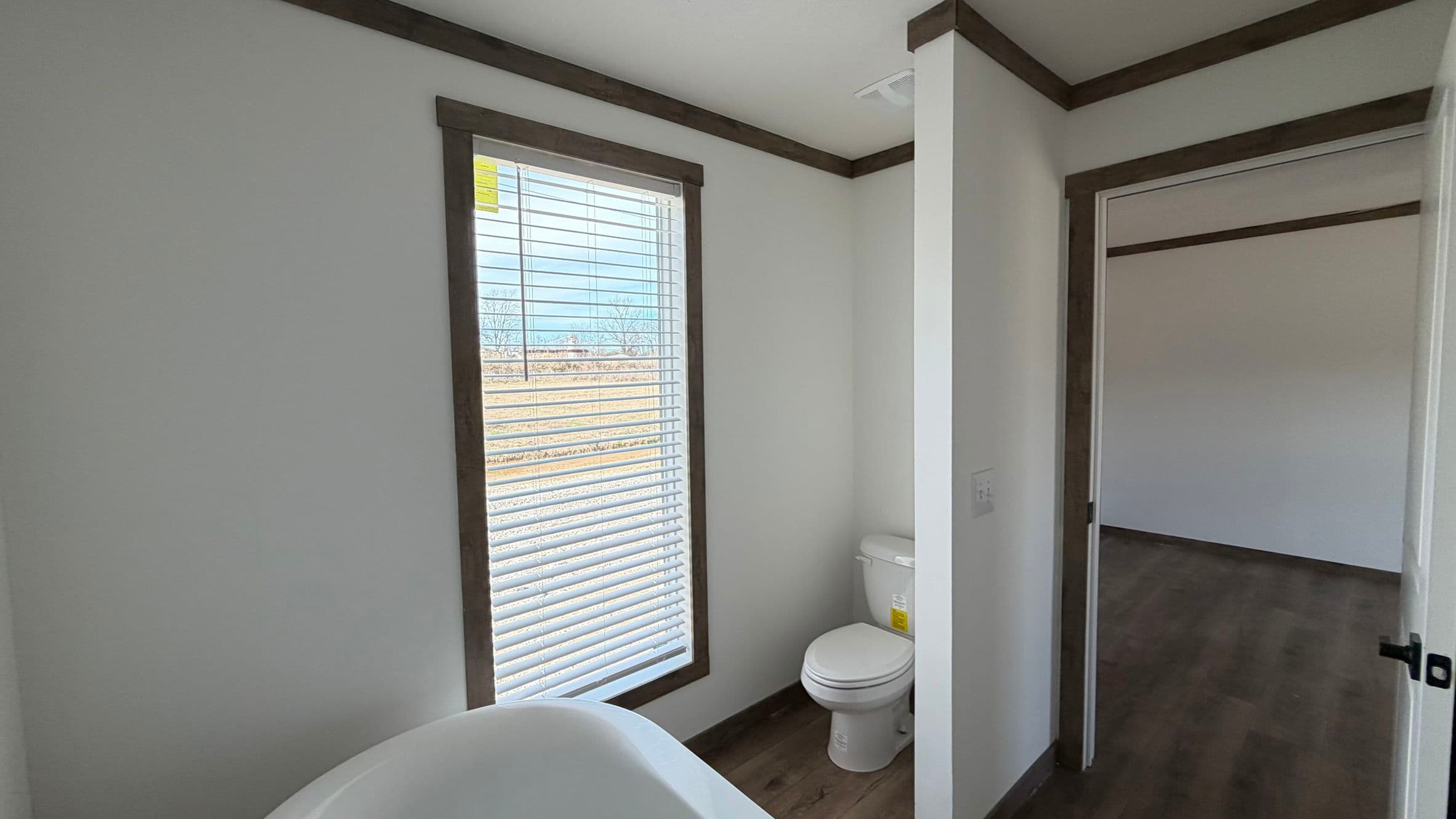 Annie bathroom home features