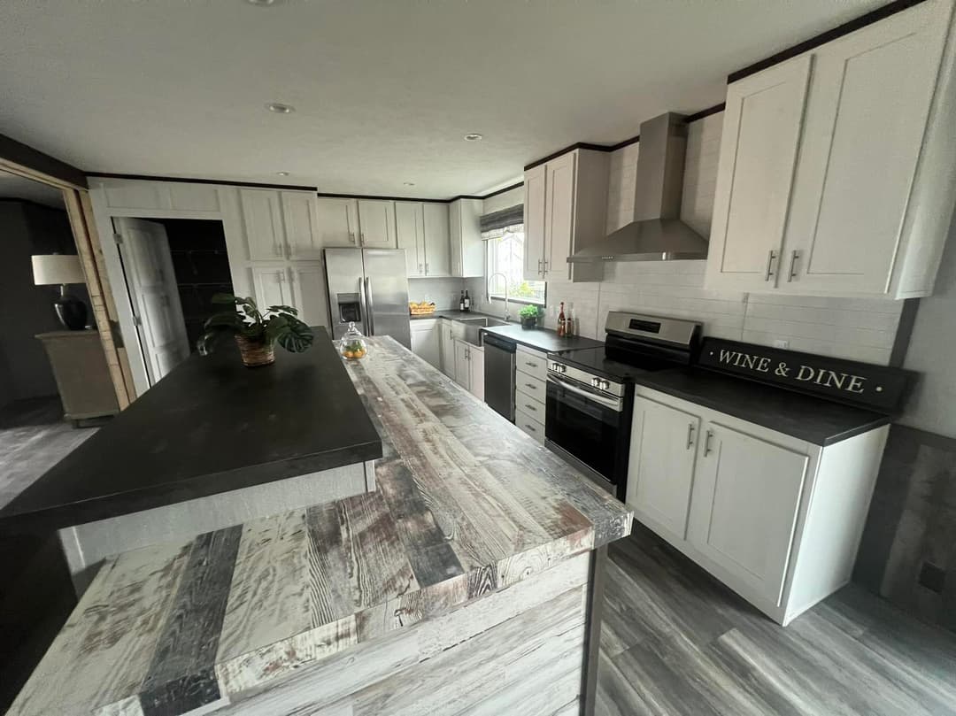 The shoreline kitchen home features