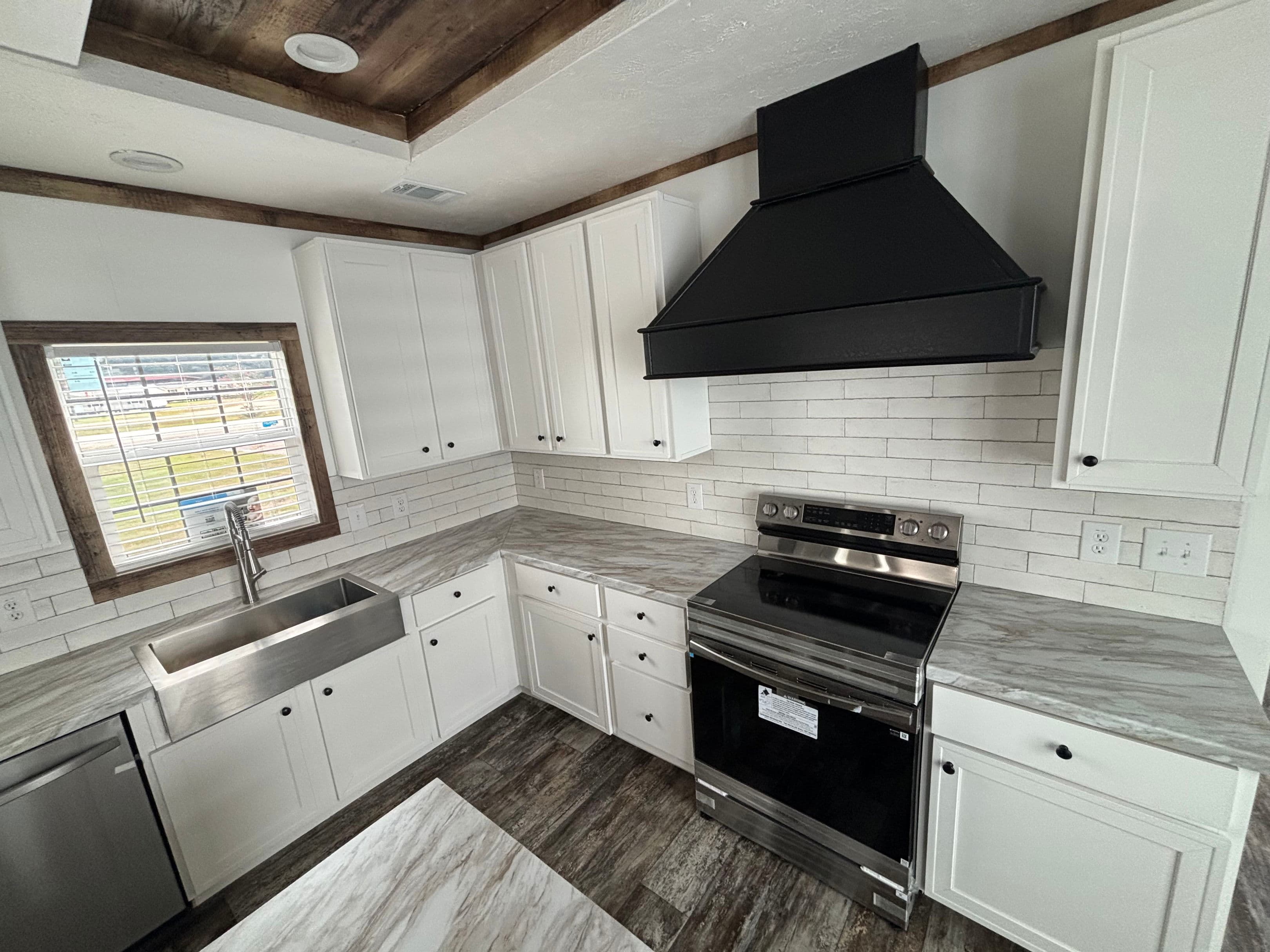 The bobby jo kitchen home features