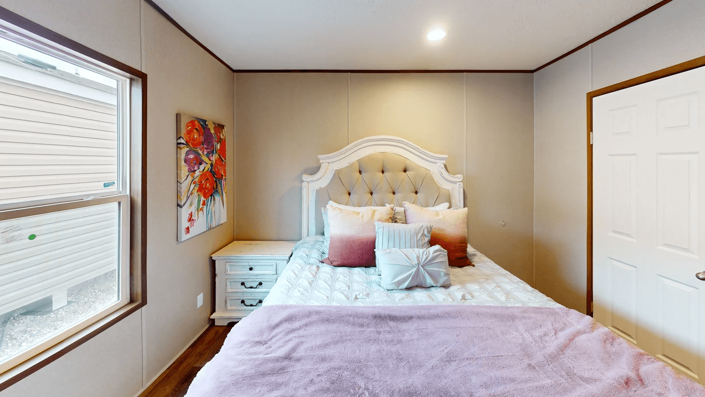Elm bedroom home features