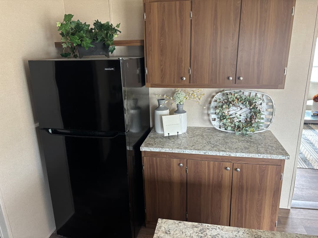 Satisfaction (wind zone 2) kitchen home features