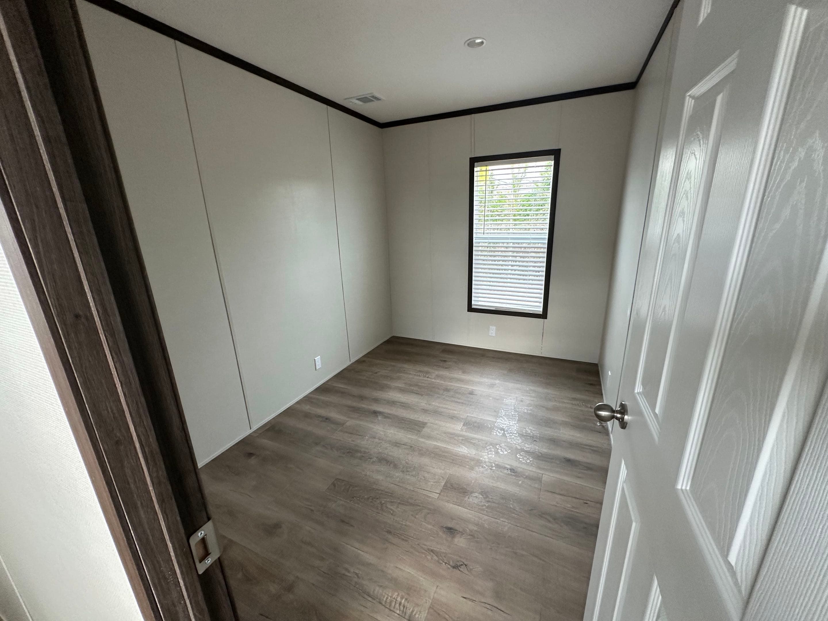 The seaside bedroom home features