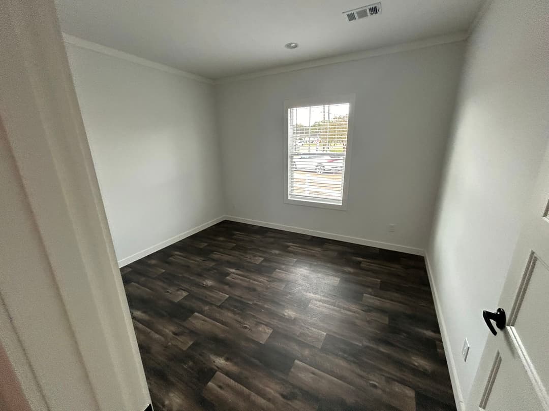 Twin creek bedroom home features