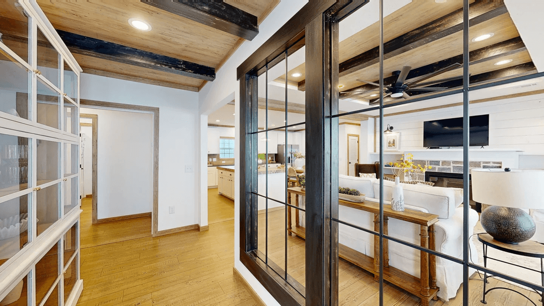 The reed (biloxi) hero and interior home features