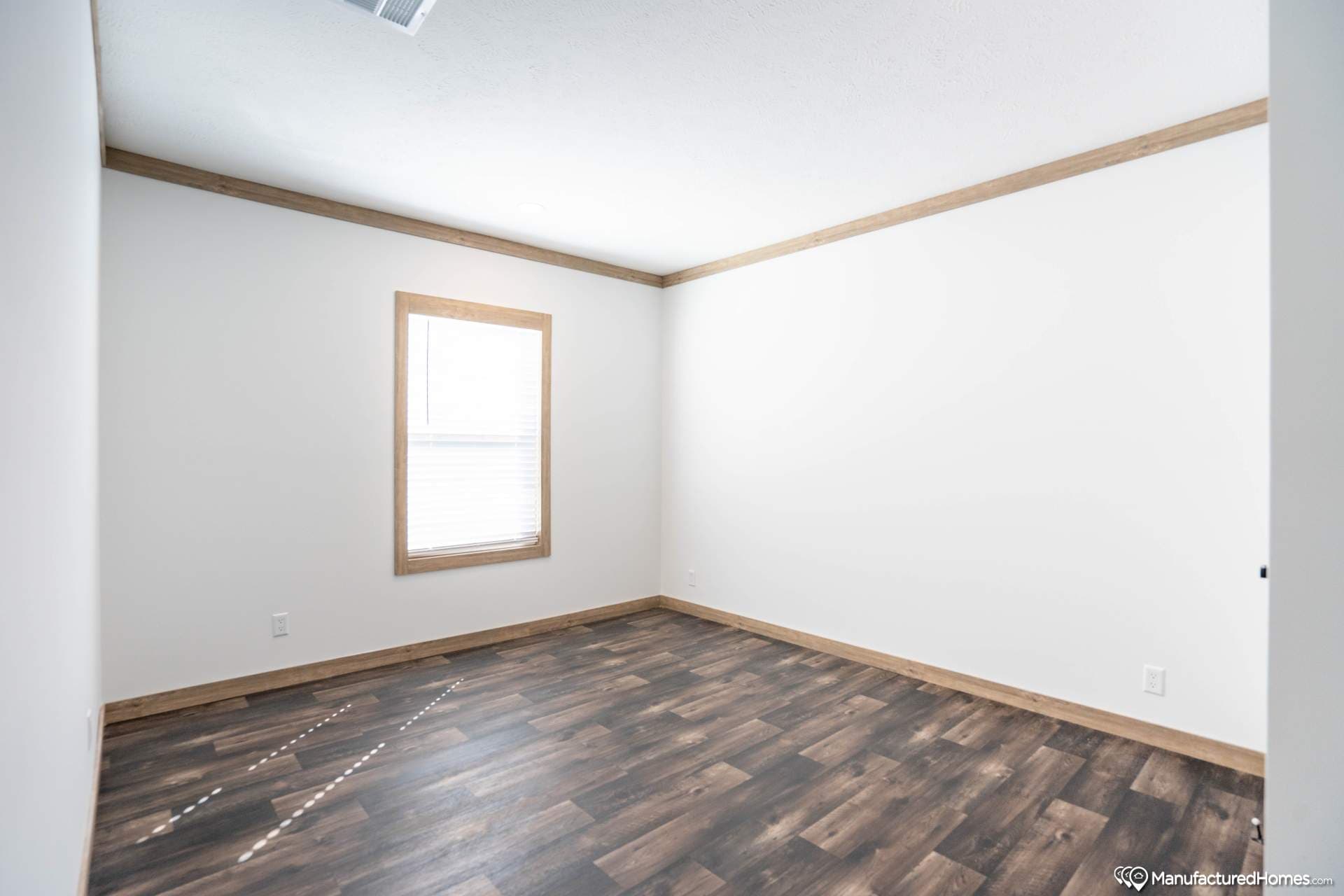 Delilah bedroom home features