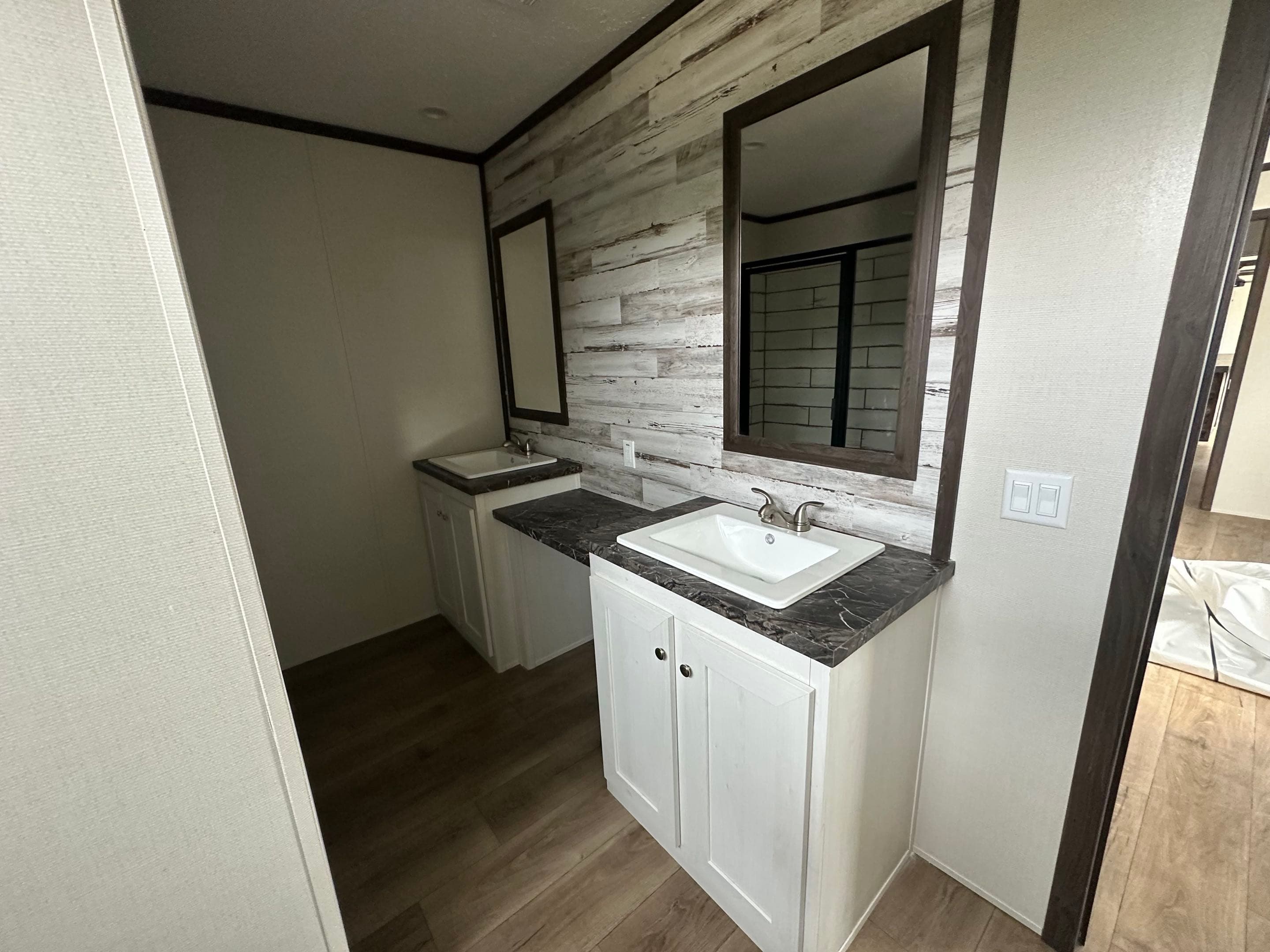 The seaside bathroom home features