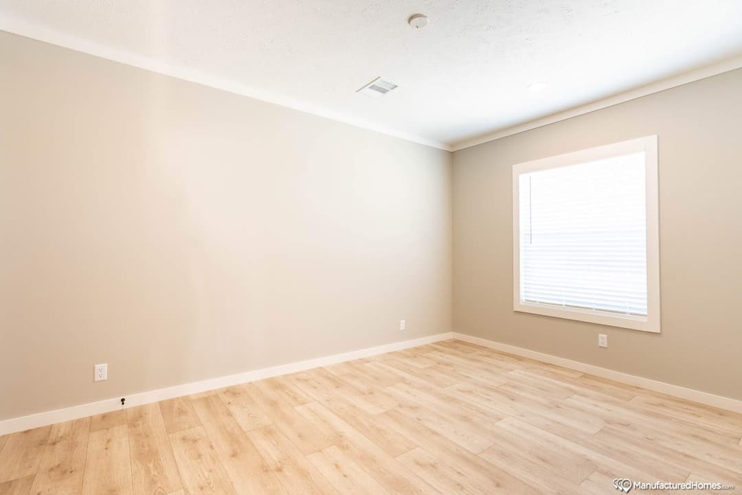 Shades creek bedroom home features