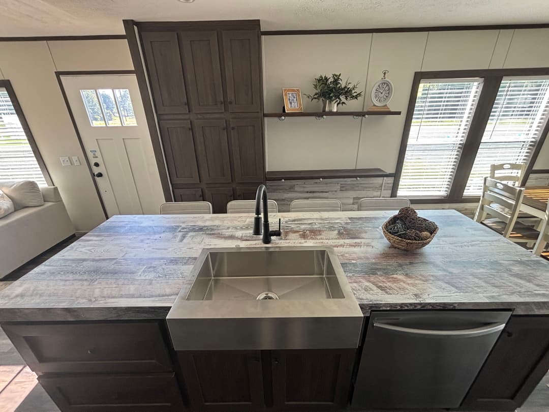 Southern farmhouse kitchen home features