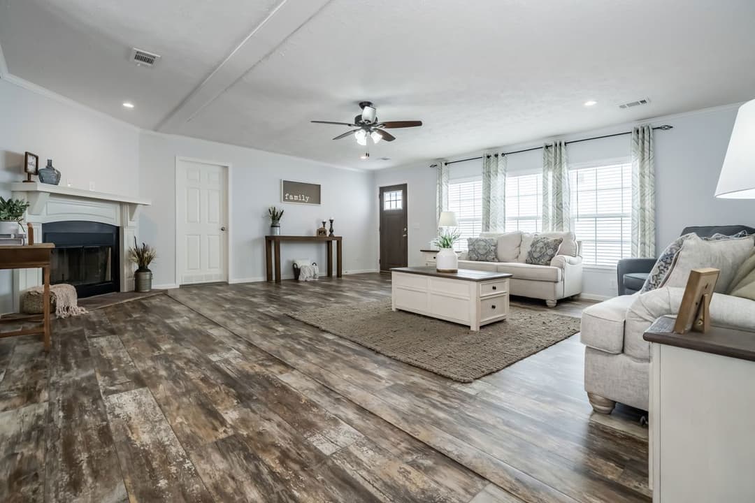 The leahy interior home features