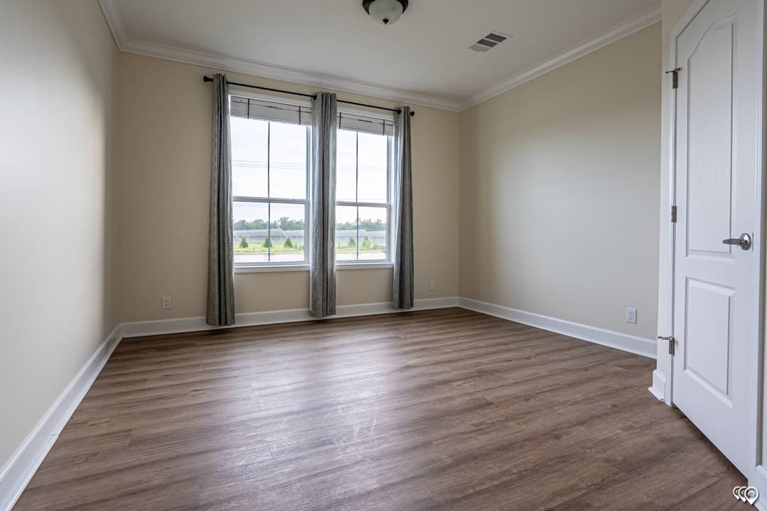 The maggie bedroom home features