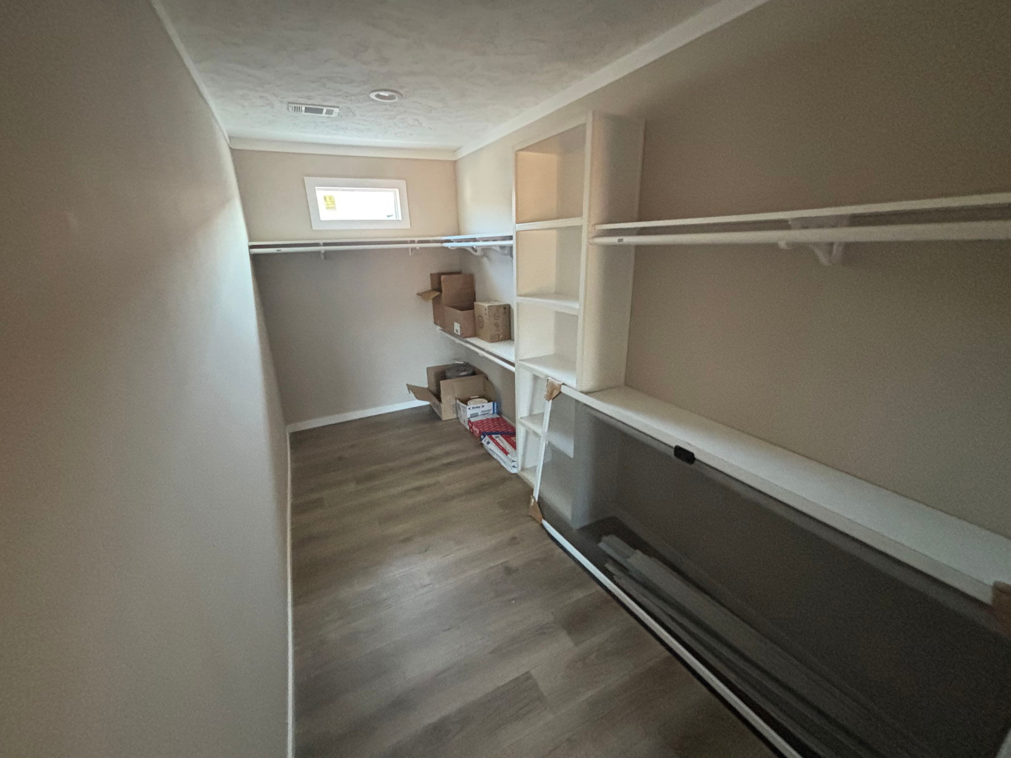 The jefferson bedroom home features