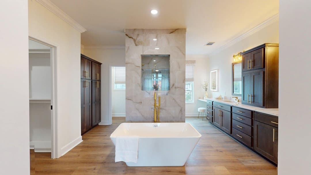 The tollison creek (biloxi) bathroom home features