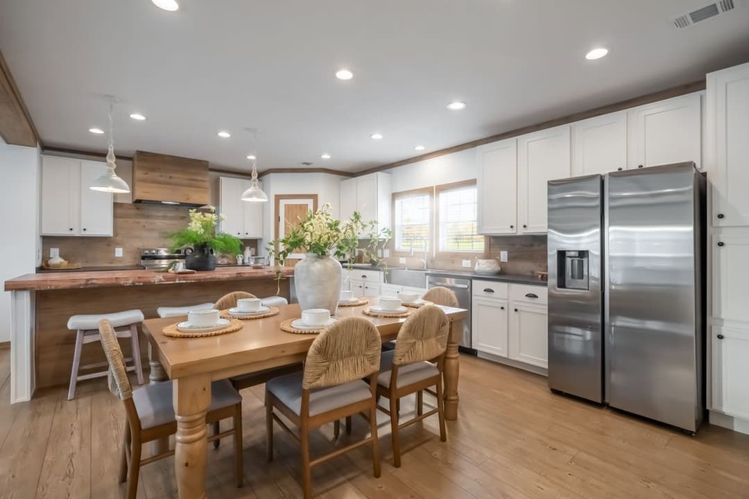 The reed interior home features