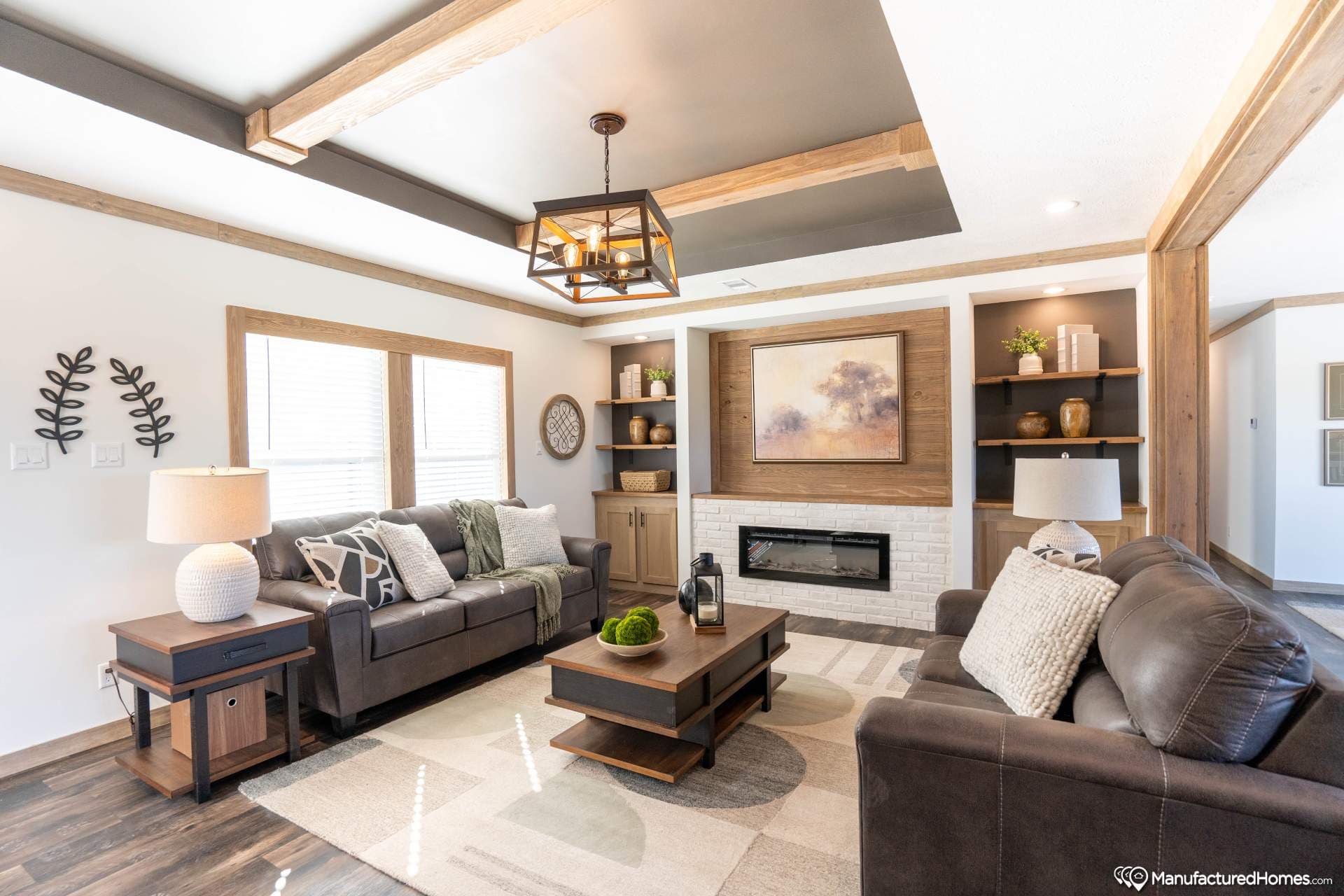 Delilah interior home features