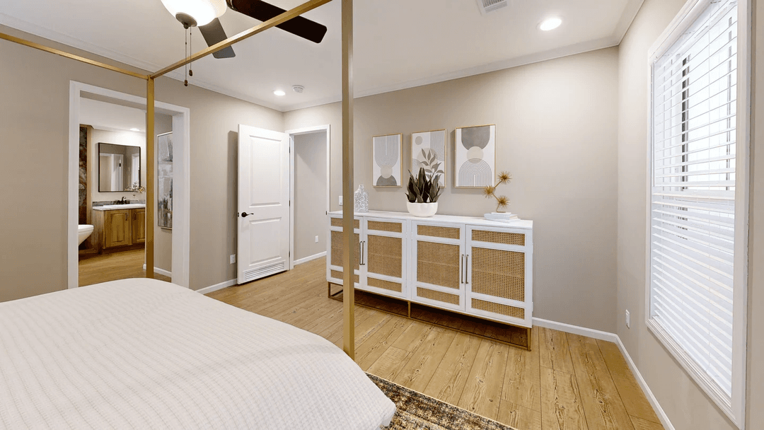 Mclemore ( biloxi) bedroom home features