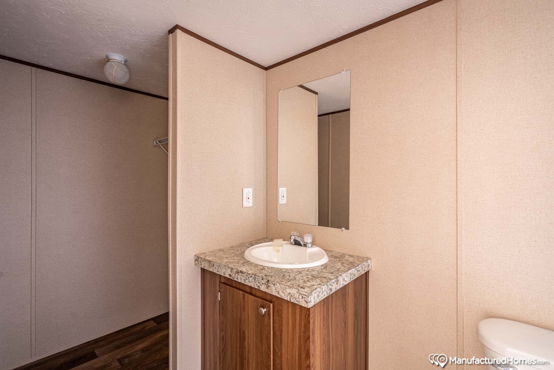 Glory bathroom home features