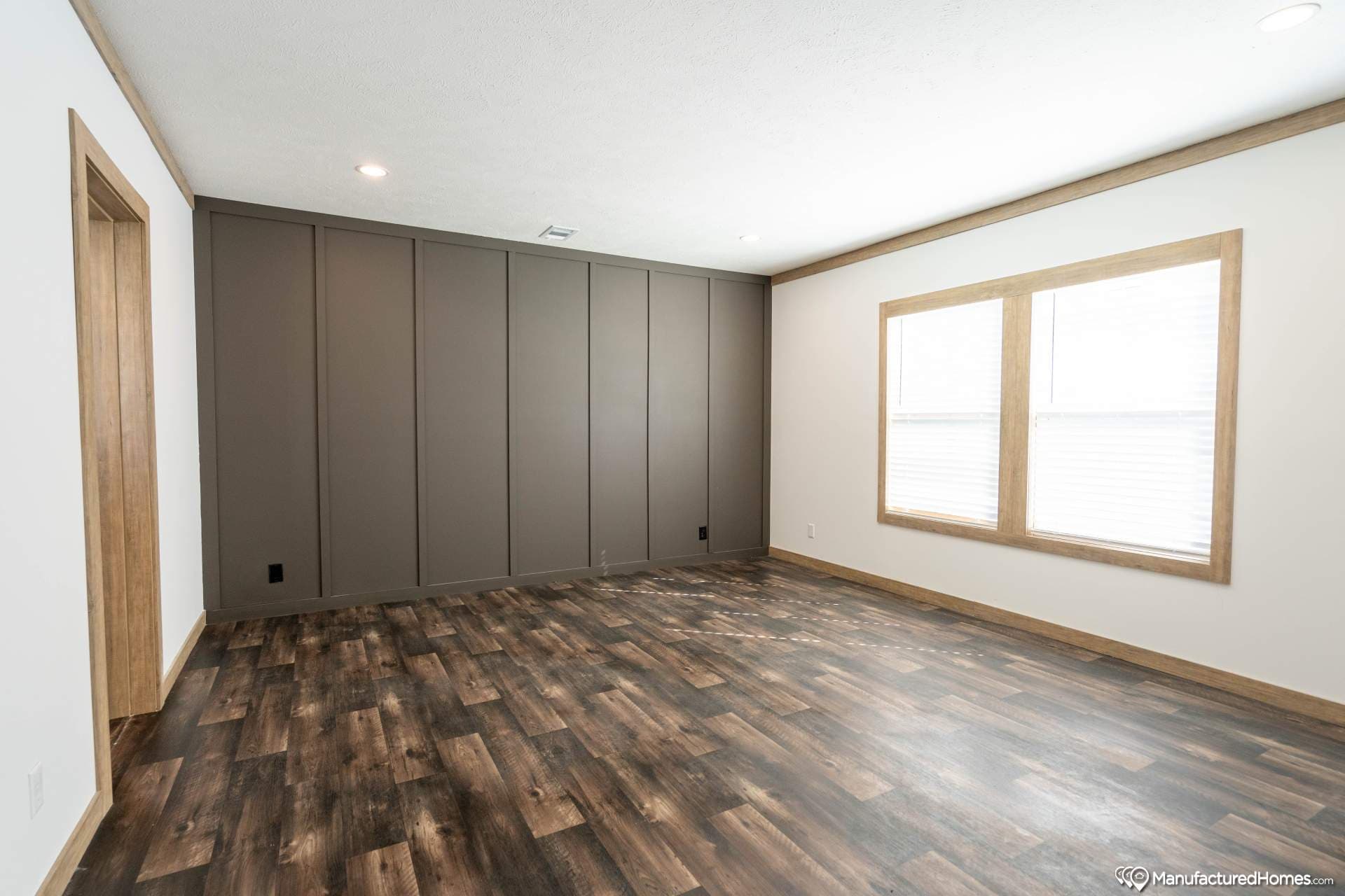 Delilah bedroom home features