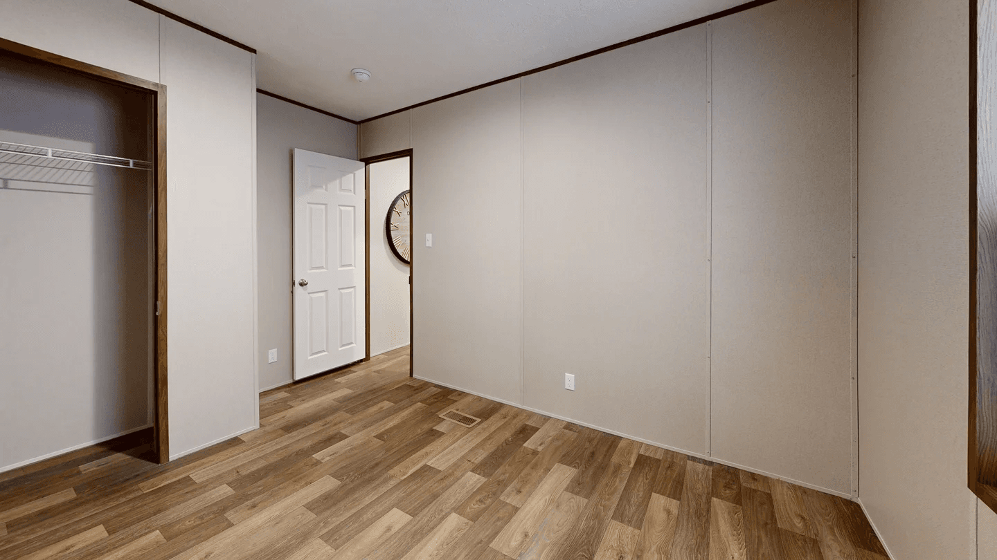 Maple bedroom home features